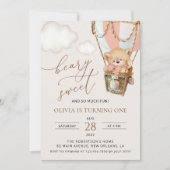 テディベア、ピンクの熱気球、ファーストバースデー 招待状 (正面)