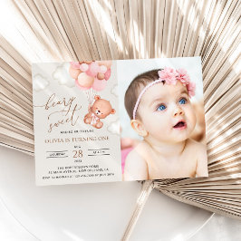 テディベア、紫色のバルーン、最初の誕生日 招待状