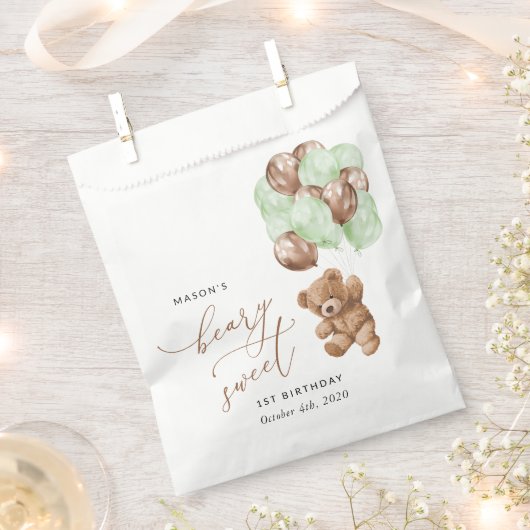 テディベア、緑のバルーン、最初の誕生日 フェイバーバッグ (クリップ留めされた状態)