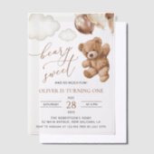 テディベア、茶色のバルーン、最初の誕生日 ベラム紙招待状 (オフセット)