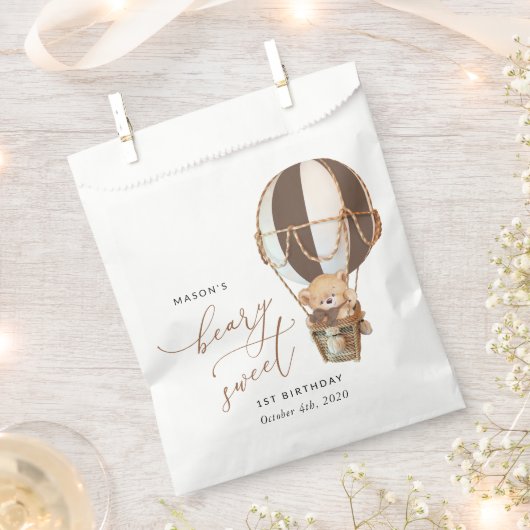 テディベア、茶色の熱気球、最初の誕生日 フェイバーバッグ (クリップ留めされた状態)