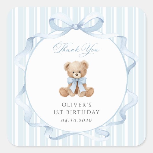 テディベア、青いリボン、青いストライプ、1歳の誕生日 スクエアシール (正面)