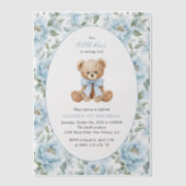 テディベア、青いリボン、青い花、1歳の誕生日 ベラム紙招待状 (正面)