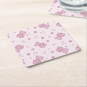 テディー・ベアの背景のピンク スクエアペーパーコースター (アングル)