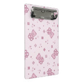 テディー・ベアの背景のピンク ミニクリップボード (アングル)