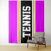 テニスおもしろいスポーティ明るいピンクブラックイエローストライプズ タペストリー (インサイチュ)