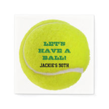 テニスお祝いがボールを持つ