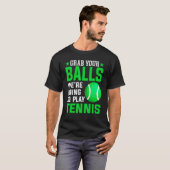 テニスに行くボールを遊掴む Tシャツ (正面フル)