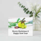 テニスのクリスマスのボールとリボン付き装飾 ポストカード (スタンド正面)