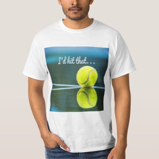 テニスのボール私がギフトを打っおもしろいた Tシャツ (正面)