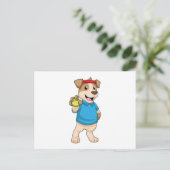 テニスの犬とテニスボール ポストカード (スタンド正面)
