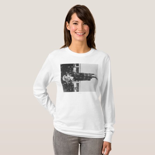 テニスの用品類の写真の女性の投稿 Tシャツ (正面フル)