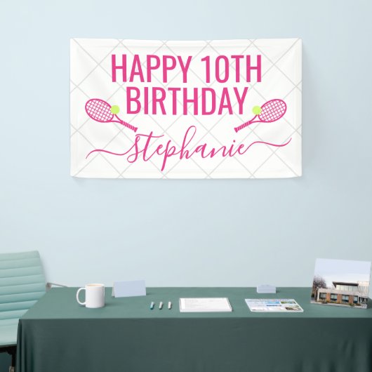 テニスネームパーソナライズされたピンクバースデーパーティー 横断幕 (トレードショー)