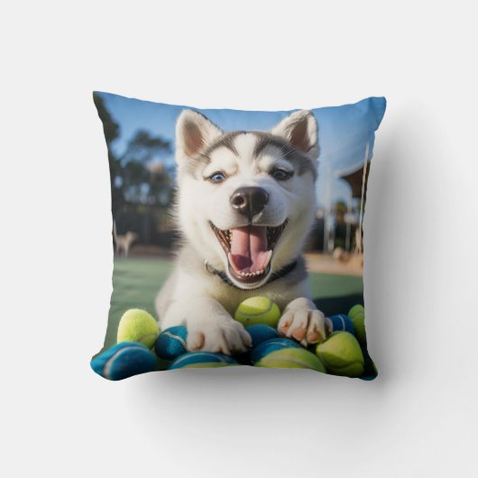 🐶テニスボールで笑うハスキー🎾パピー クッション (正面)