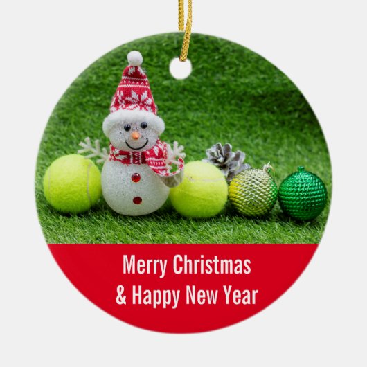 テニスボールとサンタクロースがクリスマス休暇に セラミックオーナメント (正面)