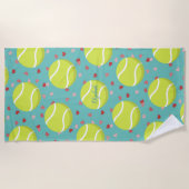 テニスボールとハートのパタパーソナライズされたーン ビーチタオル (正面)