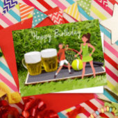 テニスボールとビールの誕生日のグラス ポストカード