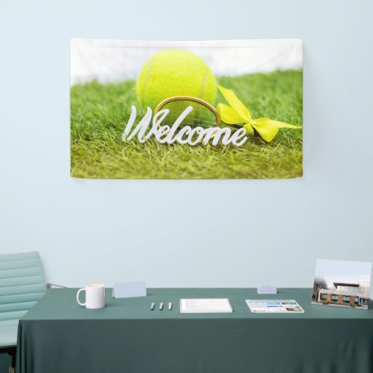 テニスボールとラケットがグリーンで歓迎の言葉を送る 横断幕 (トレードショー)