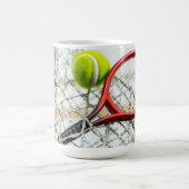 テニスボールとラケットのライフはコートの方が良い コーヒーマグカップ (中央)
