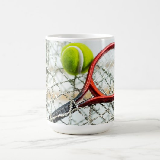 テニスボールとラケットのライフはコートの方が良い コーヒーマグカップ (中央)