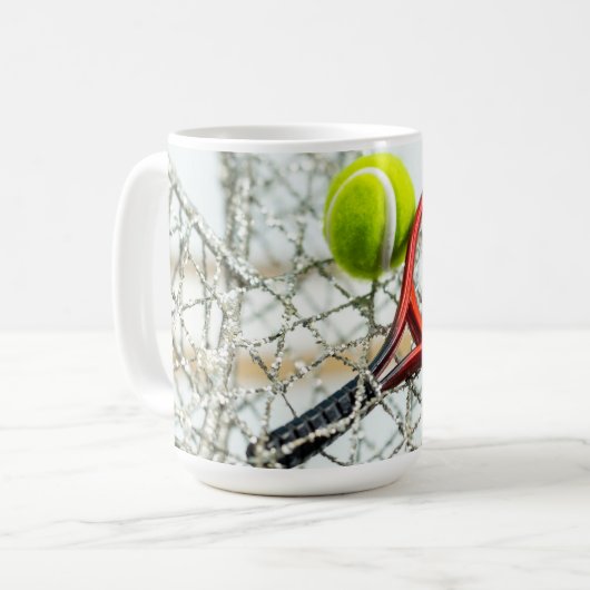 テニスボールとラケットのライフはコートの方が良い コーヒーマグカップ (正面左)