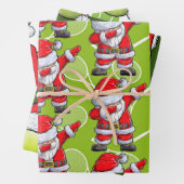 テニスボールとラケット付きテニスクリスマス ラッピングペーパーシート (インサイチュ)