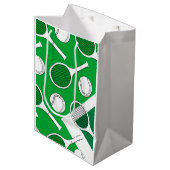 テニスボールとラケット白黒をグリーンコートに ミディアムペーパーバッグ (正面アングル)