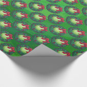 テニスボールのクリスマスリースパターンをグリーン ラッピングペーパー (角)