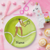 テニスボールの背景にテニスの女性プレーヤー ペーパープレート (パーティー)