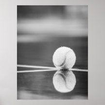 テニスボールをウェットコートに反射