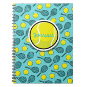 テニスボールイエローホワイトターコイズブルーブラックネーム ノートブック (正面)