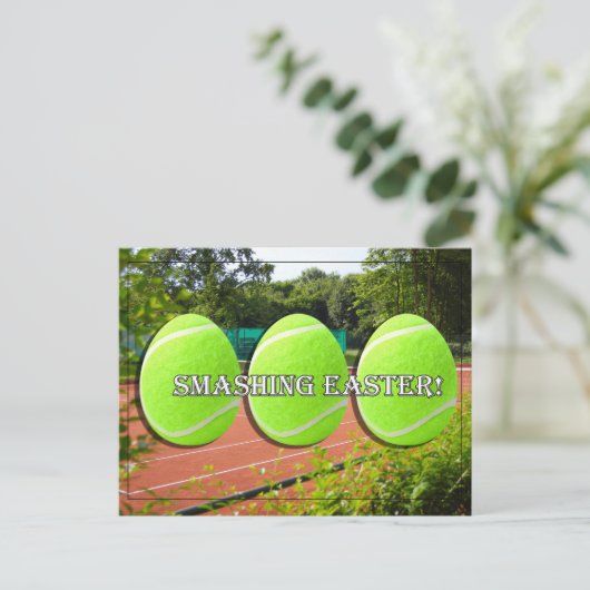 テニスボールイースターエッグでイースターを打つテニス シーズンポストカード (スタンド正面)