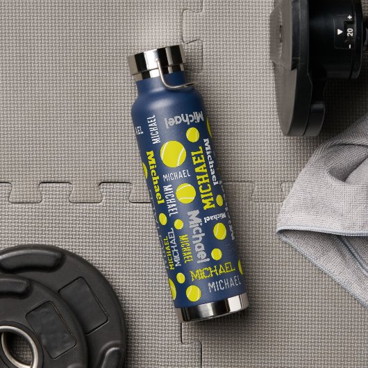 テニスボールスポーツグレーイエローホワイト名前をカスタムする ウォーターボトル (ジム)