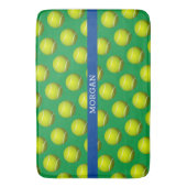 テニスボールパターン、ホワイトネーム、青と緑 バスマット (正面縦)