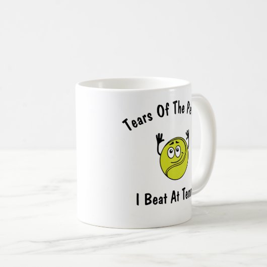 テニスマグでビートする人々の涙 コーヒーマグカップ (正面右)