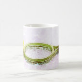 テニスラケットとボールの水彩色 コーヒーマグカップ (中央)