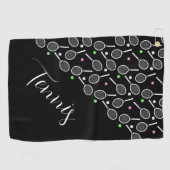 テニスラケットとボールブラックパーソナライズされた ゴルフタオル (横)
