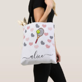 テニスラケットボール&かわいいピンクのハート女の子の名前 トートバッグ (クローズアップ)