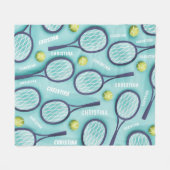 テニスラケットボール&キッズガールズネームパターンカワイイ フリースブランケット (正面(横))