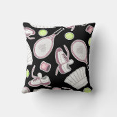 テニス愛パターンピンクおよび黒 クッション (裏面)