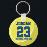 テニス選手ナンバースクールスポーツチーム キーホルダー<br><div class="desc">スポーツファン、アスリート、選手、コーチ、またはテニスチームのキャプテンのための完璧なピン。このスカスタマイズポーツテーマでは、誕生日、チャンピオンシップお祝いや優勝パーティーなど、あらゆるイベントに合った表現が可能。</div>