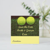 テニス2つのボールが緑の日付を保存 招待状 (スタンド正面)