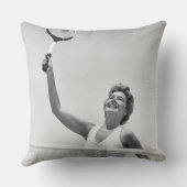 テニス2を遊んでいる女性 クッション (裏面)