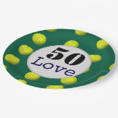 テニス50誕生日テニスボールとナンバーラブ ペーパープレート (アングル)
