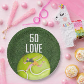 テニス50誕生日テニスボールとプレーヤーグリーン ペーパープレート (パーティー)