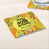 テニス50誕生日名オンラケットをテーマ スクエアペーパーコースター (アングル)