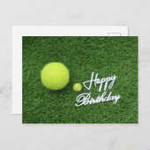 テニス お誕生日おめでとう 緑の芝生の上のボール ポストカード (正面/裏面)
