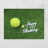 テニス 誕生日おめでとう 緑の芝生の上のボール ポストカード (正面)