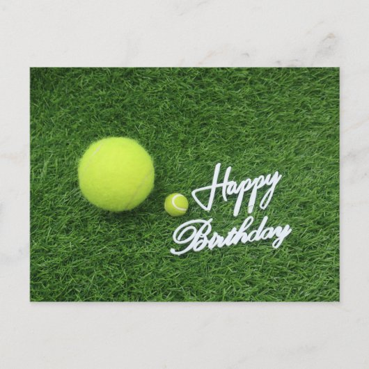 テニス 誕生日おめでとう 緑の芝生の上のボール ポストカード (正面)