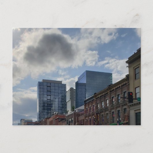 テネシー州ナッシュビルのダウンタウン音楽行 ポストカード (正面)